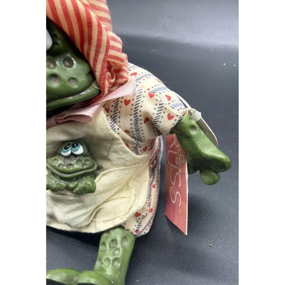 Vintage Russ Berrie Country Folks Frogs‎ Freida Mom and Baby Frog Kathleen Kelly